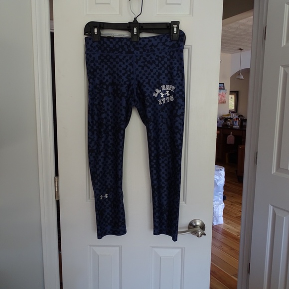 NWT Women's Under Armor Pixel Print U.S. Navy Capri - Picture 2 of 7